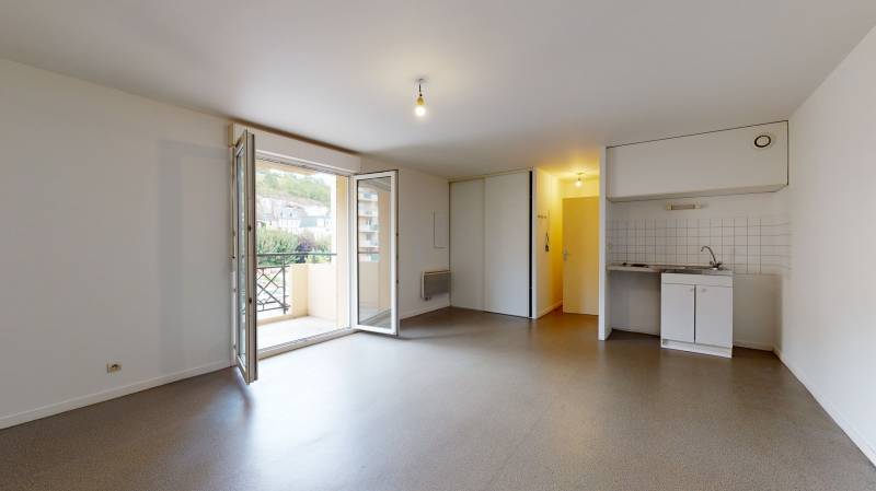 APPARTEMENT AVEC BALCON - STUDIO - EVREUX quartier du cinéma (27000)