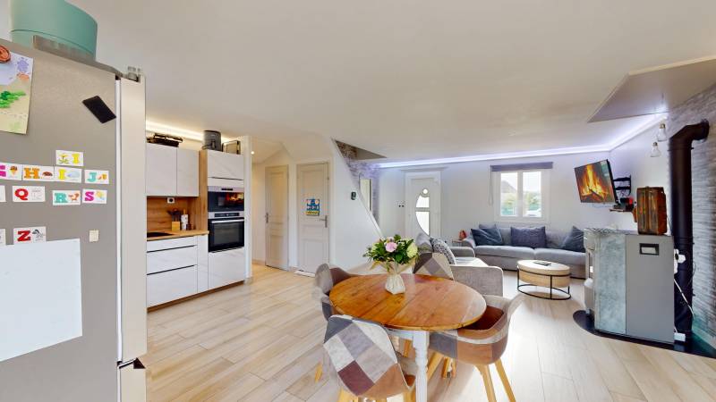 CONFORTABLE MAISON T5 AU CALME AVEC JARDIN ARBORÉ, TERRASSE ET BELLE LUMINOSITÉ