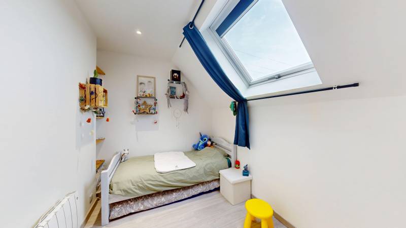 MAISON MODERNE ET CHALEUREUSE AVEC GRAND TERRAIN, ESPACES LUMINEUX ET CONFORT ÉNERGÉTIQUE