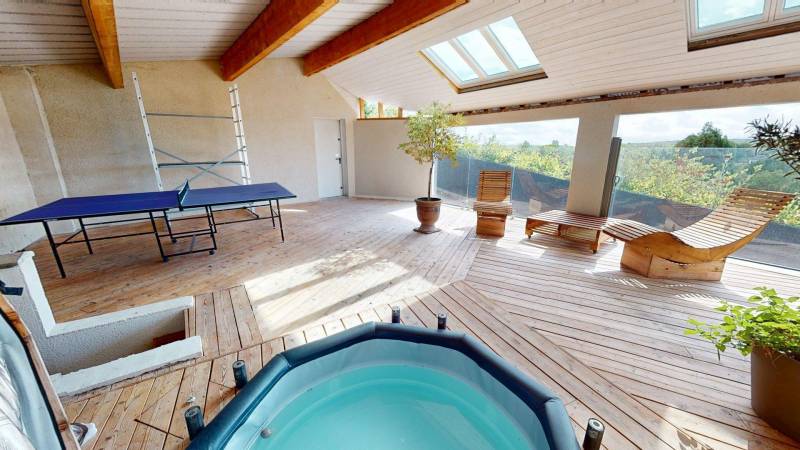 MAISON T8 DE CHARME ET ATYPIQUE AVEC 4 CHAMBRES À VENDRE EN NORMANDIE, À ÉZY-SUR-EURE