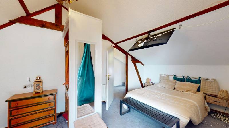 MAISON T8 DE CHARME ET ATYPIQUE AVEC 4 CHAMBRES À VENDRE EN NORMANDIE, À ÉZY-SUR-EURE