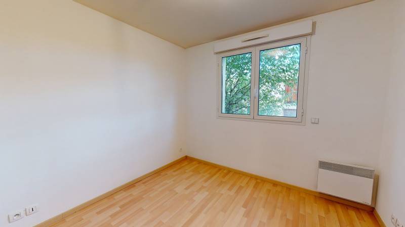 APPARTEMENT A LOUER F2 CENTRE-VILLE AVEC JARDINET