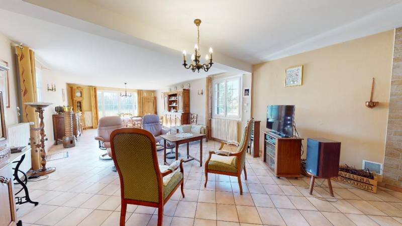 MAISON DE TYPE 8 - 155m² - MISEREY (27930)