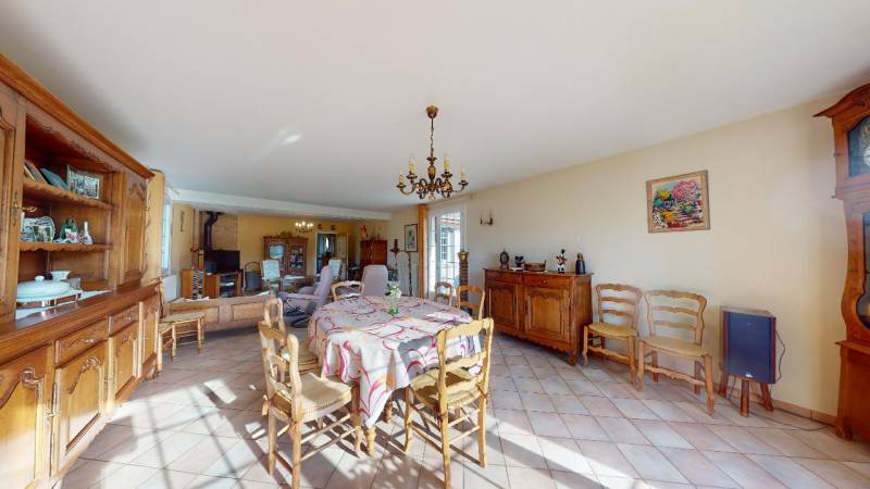 MAISON DE TYPE 8 - 155m² - MISEREY (27930)