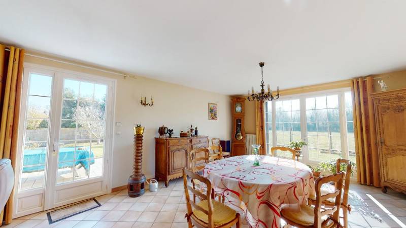 MAISON DE TYPE 8 - 155m² - MISEREY (27930)