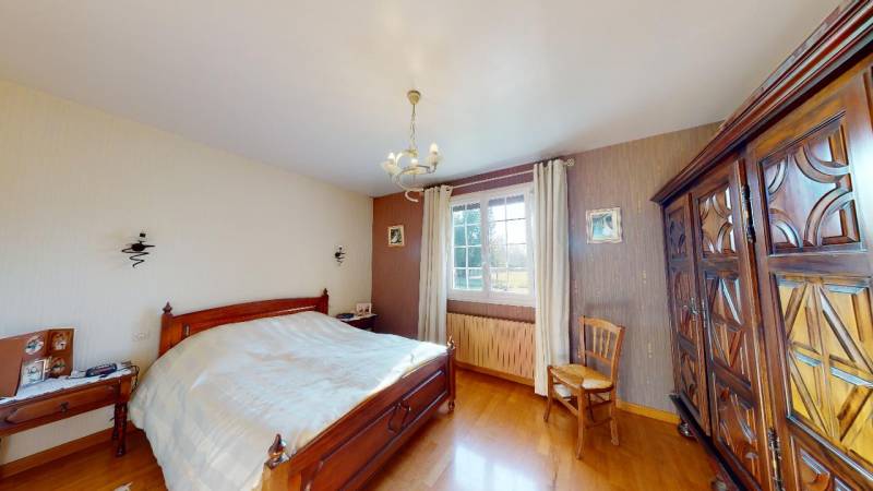 MAISON DE TYPE 8 - 155m² - MISEREY (27930)