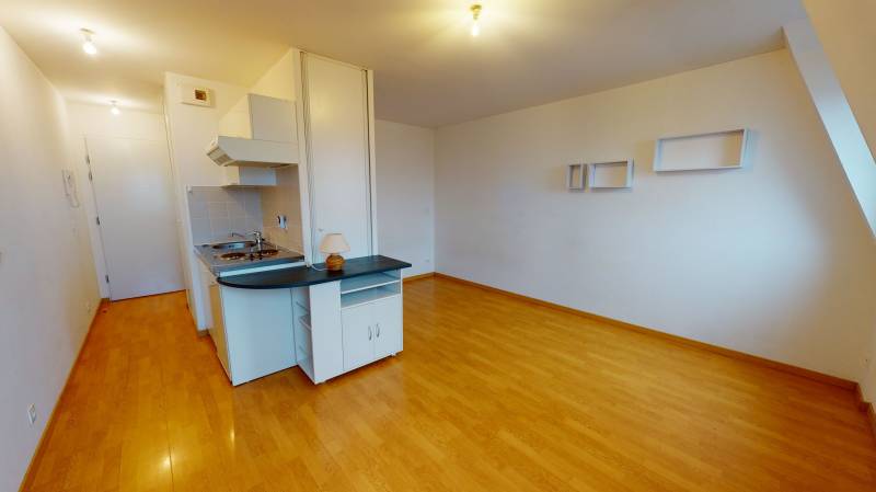 APPARTEMENT AVEC PLACE DE PARKING - STUDIO - EVREUX quartier Saint-Michel (27000)