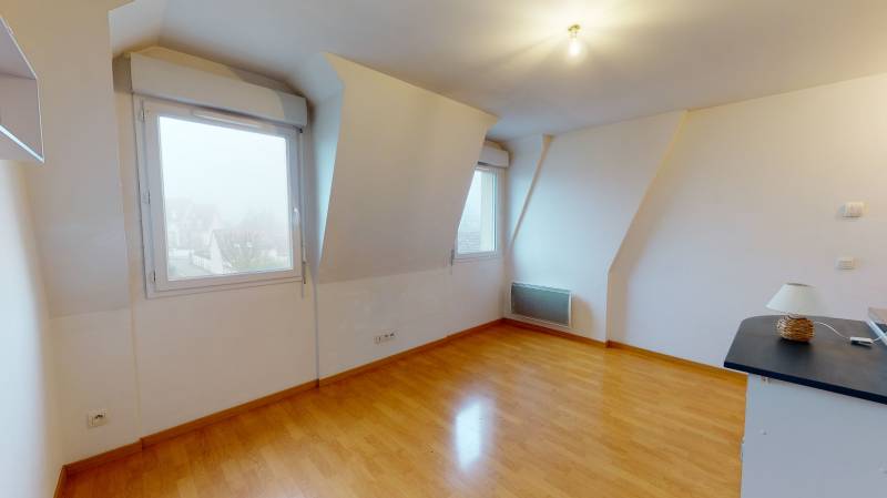 APPARTEMENT AVEC PLACE DE PARKING - STUDIO - EVREUX quartier Saint-Michel (27000)